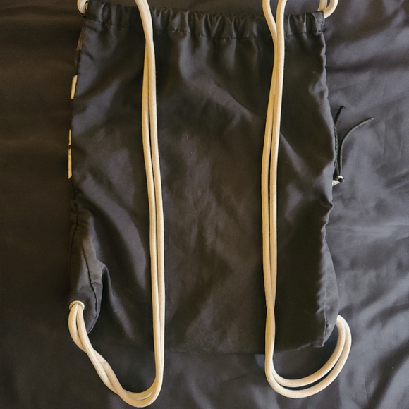 Nike Heritage Drawstring/Gymsack Bag | Black/White | Straps | Storage - Picture 5 of 5